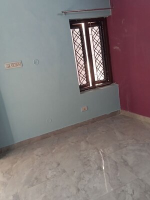 Room in 1 BHK Independent House at Aliganj – for Rent