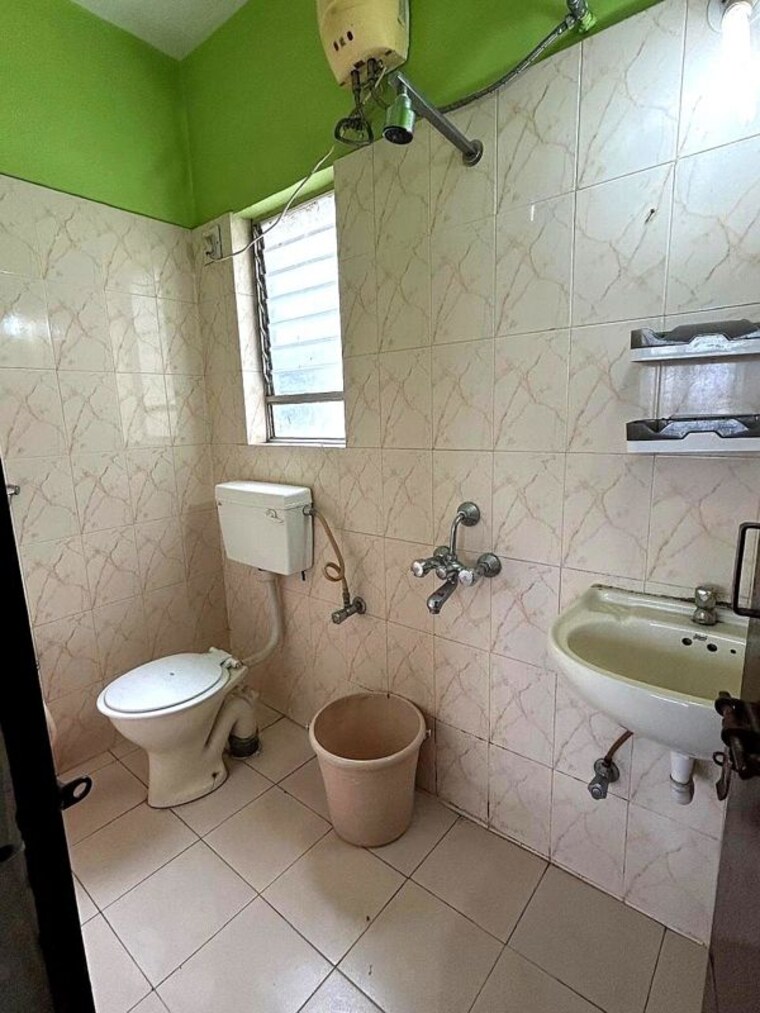 Bathroom, riddhi-enclave-co-op-housing-society-ltd 3 Bedroom 1520 Sq.Ft. Apartment In Viman Nagar Pune 10362981