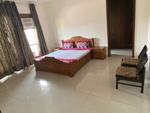 Bedroom in 2 BHK Independent House at Sector 16 – for Rent