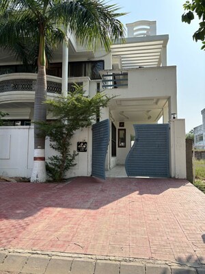 6+ BHK Villa For Rent in Omaxe City