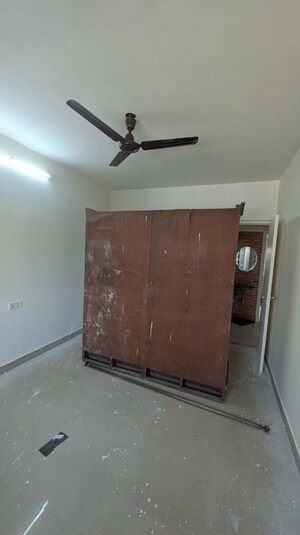 Furnished Amenities in 3 BHK Apartment at Ashish Swapnalok Towers, Goregaon East – for Rent
