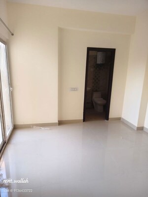 Room in 1 BHK Apartment at Maxblis Grand Kingston, Sector 75 – for Rent