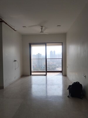 Living Room in 2 BHK Apartment at Kalpataru Paramount A, Kapur Bawdi – for Rent
