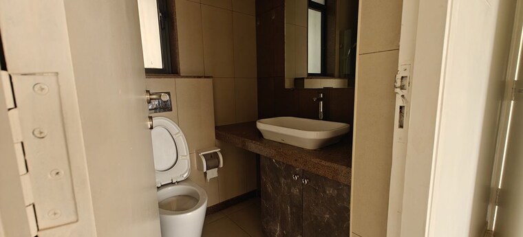 Bathroom, shapoorji-pallonji-vicinia 3 Bedroom 1550 Sq.Ft. Apartment In Powai Mumbai 10363081