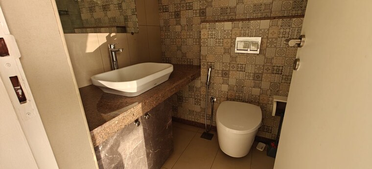 Bathroom, shapoorji-pallonji-vicinia 3 Bedroom 1550 Sq.Ft. Apartment In Powai Mumbai 10363081