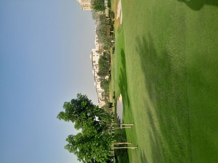 Garden, godrej-golf-link-villas 4 Bedroom 220 Sq.Yd. Villa In Sector 27 Yamuna Expressway Greater Noida 10363132