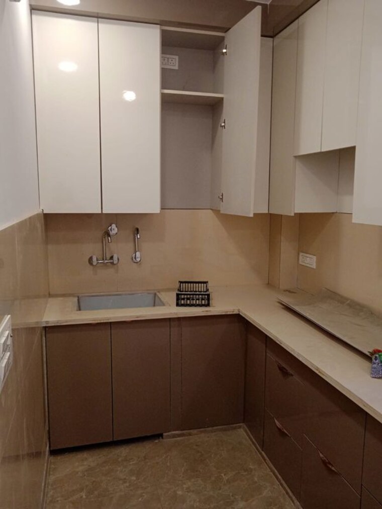 Kitchen, shastri nagar 2 Bedroom 75 Sq.Yd. Builder Floor In Shastri Nagar Delhi 10363199