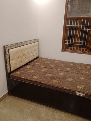 Room in 2 BHK Builder Floor at Shastri Nagar – for Sale