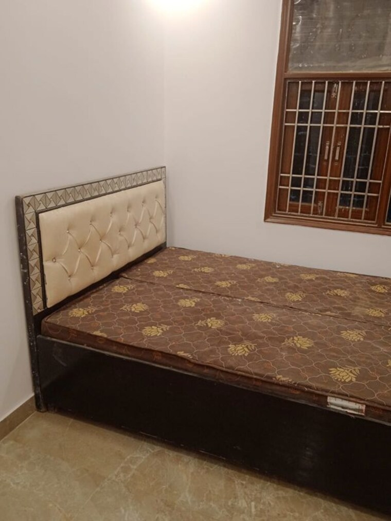 Room, shastri nagar 2 Bedroom 75 Sq.Yd. Builder Floor In Shastri Nagar Delhi 10363199