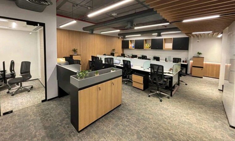 Team Area, lower parel Commercial Office Space 1550 Sq.Ft. In Lower Parel Mumbai 10363218