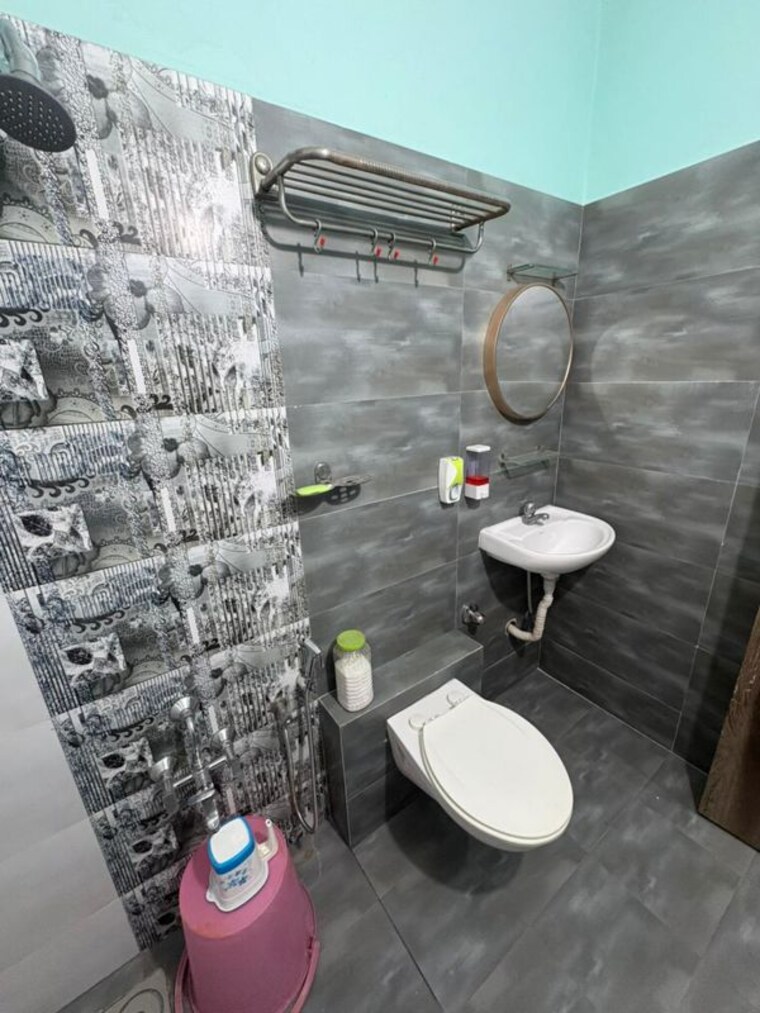 Bathroom, chandkheda 2 Bedroom 1500 Sq.Ft. Apartment In Chandkheda Ahmedabad 10363210
