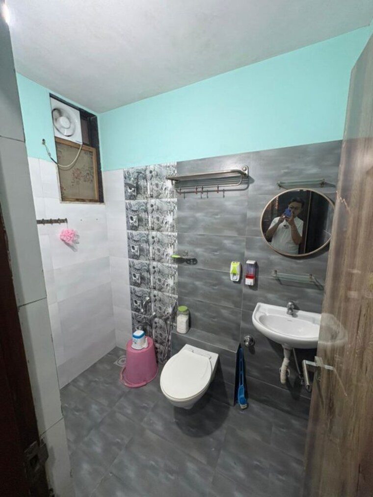 Bathroom, chandkheda 2 Bedroom 1500 Sq.Ft. Apartment In Chandkheda Ahmedabad 10363210