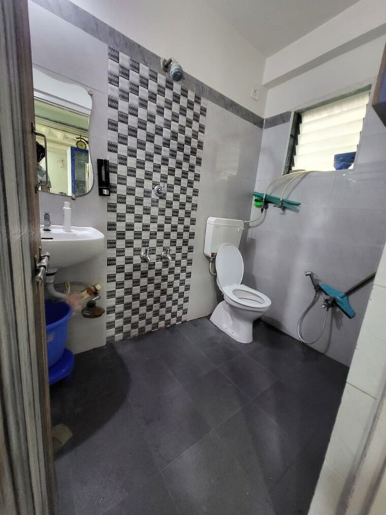 Bathroom, ellisbridge 2 Bedroom 1500 Sq.Ft. Apartment In Ellisbridge Ahmedabad 10363246