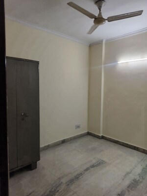 Room in 3 BHK Builder Floor at Malviya Nagar – for Rent