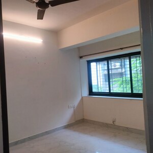 Room in 2 BHK Apartment at Oshiwara Mhada, Andheri West – for Rent