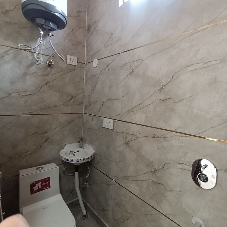 Bathroom, govindpuri 3 Bedroom 900 Sq.Ft. Builder Floor In Govindpuri Delhi 10363286