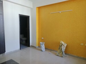 Room in 3 BHK Apartment at Techman Moti Residency, Raj Nagar Extension – for Rent