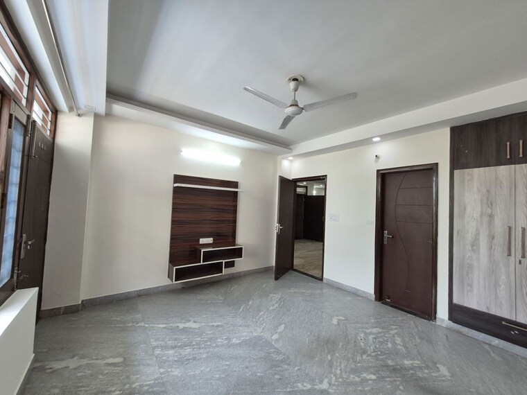 Room, sector 31 3 Bedroom 2350 Sq.Ft. Builder Floor In Sector 31 Gurgaon 10363293