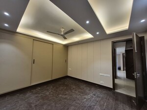 Room in 3 BHK Builder Floor at Sushant Lok I – for Rent
