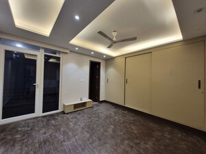 Room in 3 BHK Builder Floor at Sushant Lok I – for Rent