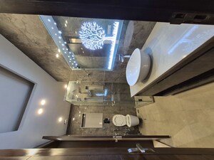 Gym in 3 BHK Builder Floor at Sushant Lok I – for Rent