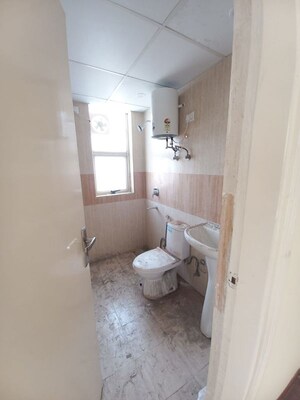 Bathroom in 2.5 BHK Apartment at Imperia Esfera, Sector 37c – for Rent