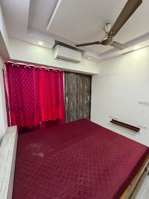 Bedroom in 1.5 BHK Apartment at Lodha Amara, Kolshet Road – for Rent