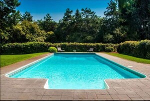 Swimming Pool in 4 BHK Apartment at Embassy Citadel, Worli – for Sale