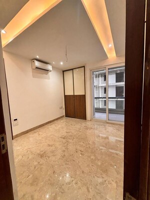 Room in 4 BHK Apartment at Trishla City, Patiala Road – for Sale