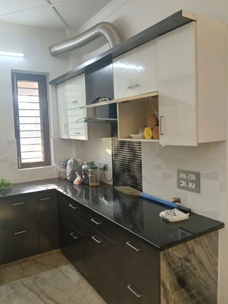 Kitchen, sector 85 3 Bedroom 250 Sq.Yd. Builder Floor In Sector 85 Faridabad 10363374