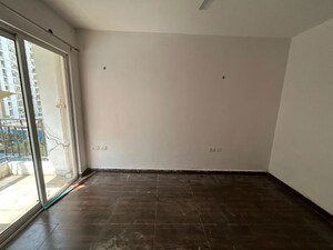 Room in 3 BHK Apartment at Nirala Estate, Tech Zone 4 Greater Noida – for Sale