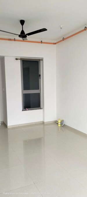 Room in 2 BHK Apartment at Kalpataru Immensa B, Kolshet Road – for Rent