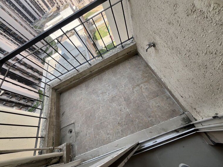 Balcony, amrapali-ivory-heights 2.5 Bedroom 920 Sq.Ft. Apartment In Amrapali Dream Valley Greater Noida 10363401