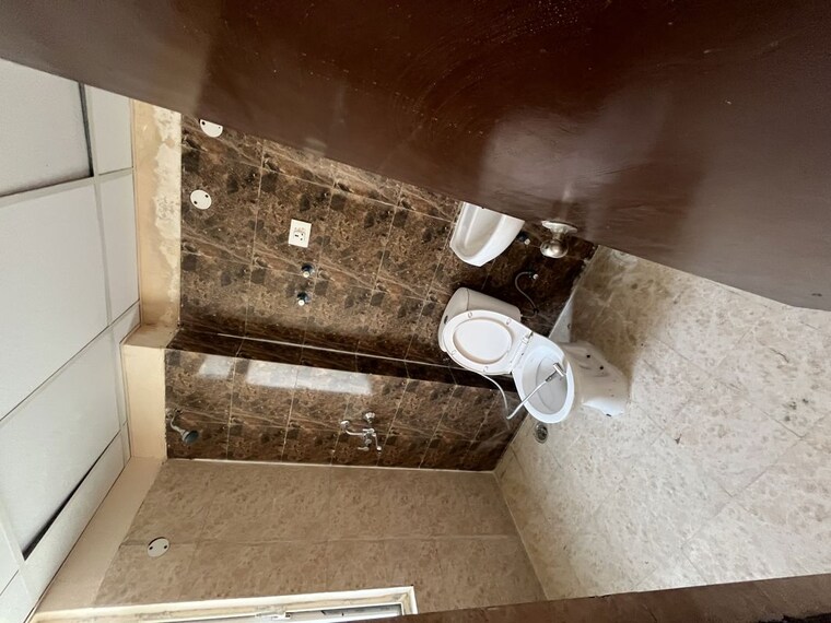 Attached Bathroom, amrapali-ivory-heights 2.5 Bedroom 920 Sq.Ft. Apartment In Amrapali Dream Valley Greater Noida 10363401