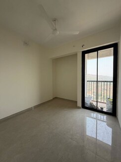 2 BHK Apartment For Rent in Damji Shamji Mahavir Spring Tulip Phase 1