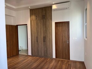 Room in 3 BHK Apartment at Conscient Hines Elevate, Sector 59 – for Rent