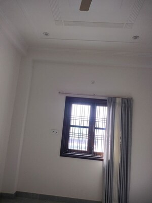 Room in 2 BHK Builder Floor at Ansal Sushant Golf city, Sushant Golf City – for Rent