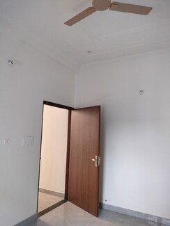 2 BHK + Servant Room Builder Floor For Rent in Ansal Sushant Golf city