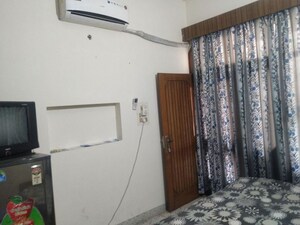 Bedroom in 1 RK Apartment at Sector 4 – for Rent