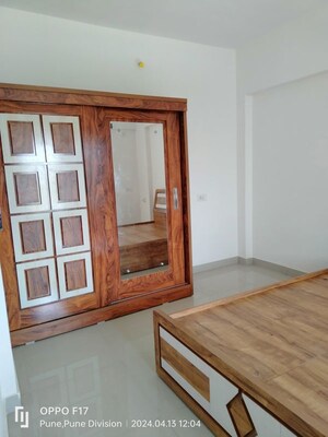 Room in 1 BHK Apartment at Nagpal Sudarshan Paradise, Pimple Nilakh – for Rent