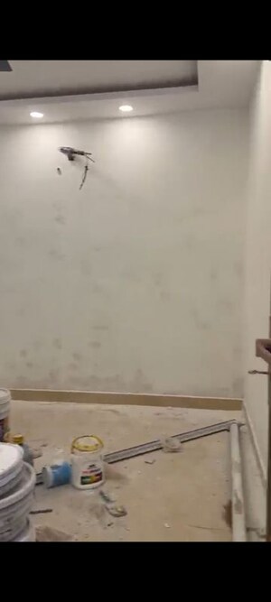 Furnished Amenities in 2 BHK Builder Floor at Govindpuri – for Sale