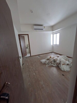 Room in 2 BHK Apartment at Godrej Air Sector 85, Sector 85 – for Rent