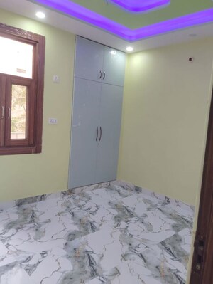 Room in 2 BHK Builder Floor at Vasundhara Sector 2b – for Sale