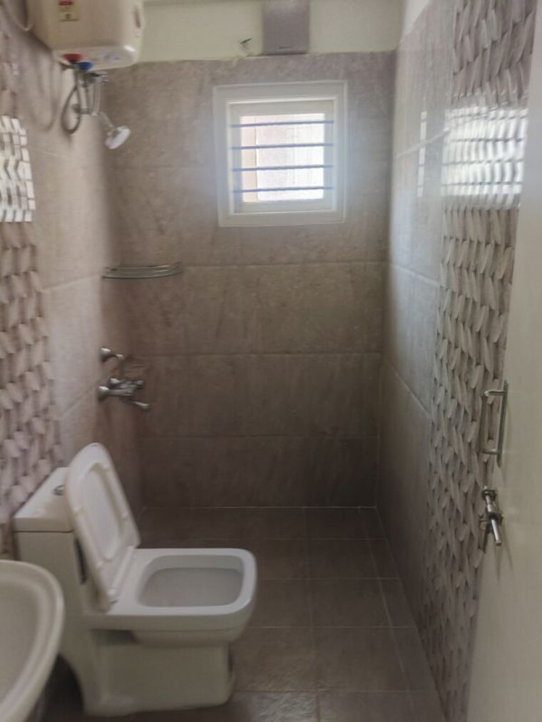Bathroom, krishna-residency-kadubeesanahalli 3 Bedroom 1600 Sq.Ft. Apartment In Kadubeesanahalli Bangalore 10363555