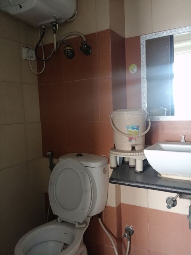 Bathroom, mahagun-my-woods 2.5 Bedroom 1110 Sq.Ft. Apartment In Sector 16c Greater Noida Greater Noida 10363612