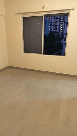 Room in 1 BHK Apartment at Setpal Karishma Platinum, Undri – for Rent