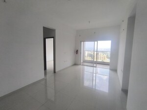 Room in 3 BHK Apartment at Runwal The Central Park, Chinchwad – for Rent