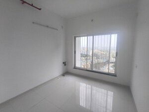 Room in 3 BHK Apartment at Runwal The Central Park, Chinchwad – for Rent