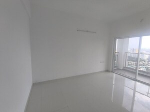 Room in 3 BHK Apartment at Runwal The Central Park, Chinchwad – for Rent