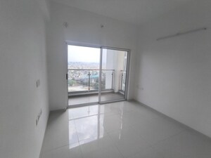 Room in 3 BHK Apartment at Runwal The Central Park, Chinchwad – for Rent